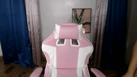 ursweet_zeviixx online show from January 28, 2025, 12:15 am