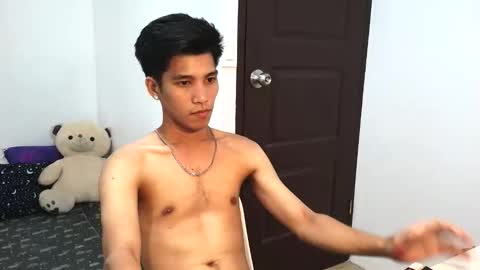Snapshot of ursweetie_boy chatting on March 27, 2026, 12:49 pm ursweetie_boy online show from March 27, 2026, 12:49 pm