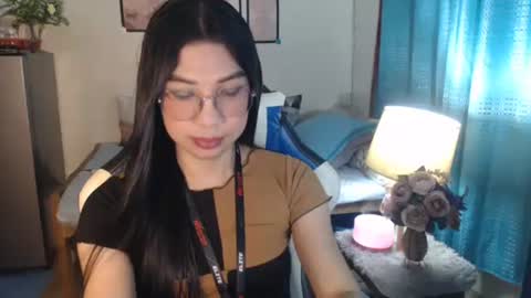 Ashley Kate Mateo Gray online show from February 24, 2025, 11:43 am