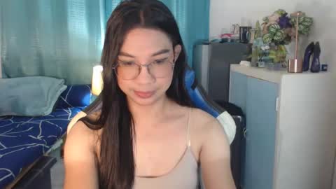 Ashley Kate Mateo Gray online show from October 5, 2025, 10:35 am