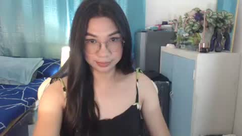 Ashley Kate Mateo Gray online show from October 8, 2025, 10:35 am
