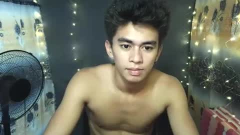 urwild_fuckerxx online show from December 21, 2025, 12:45 pm