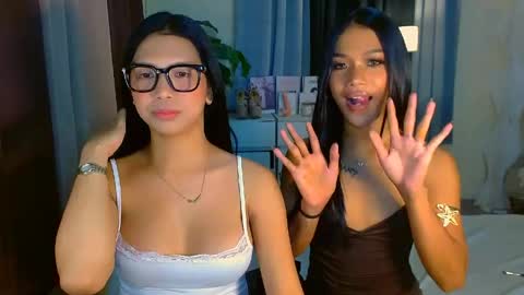 urwildest_margaret online show from April 19, 2026, 4:06 pm