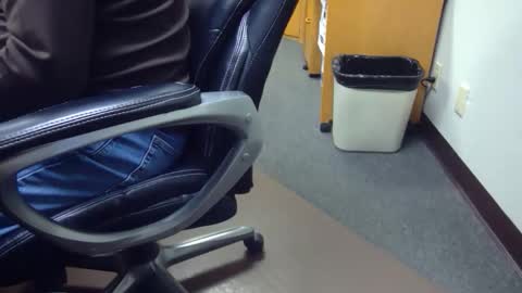 useemie online show from November 20, 2025, 12:00 am