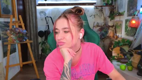 Leila online show from December 2, 2024, 8:55 pm