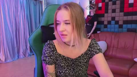 Leila online show from December 14, 2024, 11:56 pm