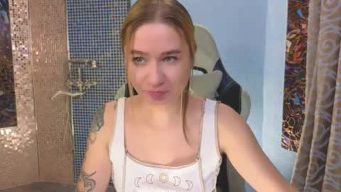 Leila online show from October 19, 2025, 6:30 pm