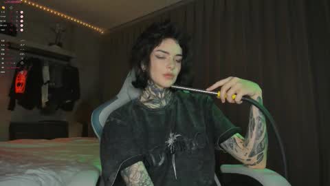 Eva online show from March 10, 2026, 6:35 pm