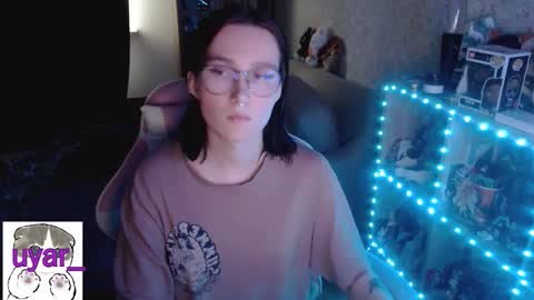 Cara online show from September 14, 2025, 2:38 pm