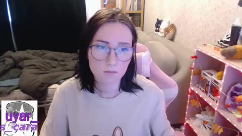 Cara online show from November 17, 2025, 7:47 am