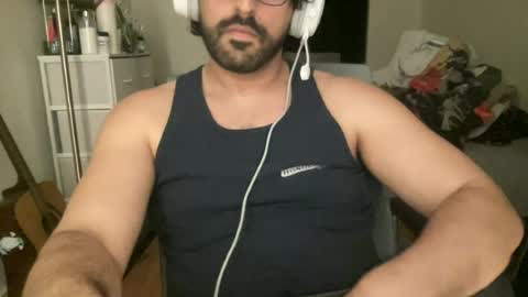 uzzykay128 online show from June 15, 2026, 6:15 am