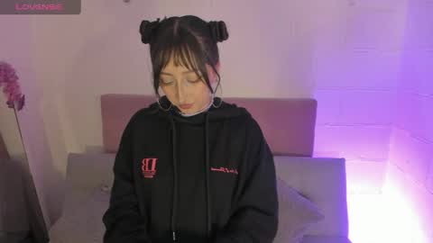 Snapshot of v1cky_ chatting on April 17, 2026, 11:08 pm v1cky_ online show from April 17, 2026, 11:08 pm