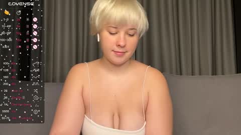 Snapshot of vaeeeliixx chatting on May 31, 2026, 7:59 pm eva online show from May 31, 2026, 7:59 pm