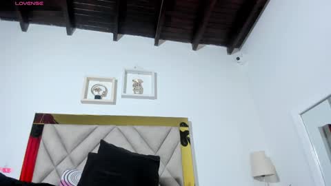 vahioleth  online show from February 19, 2025, 7:38 pm