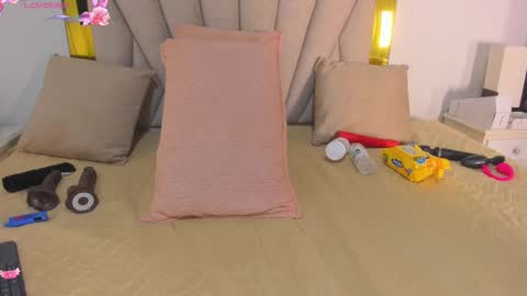 vahioleth  online show from September 25, 2025, 4:05 am