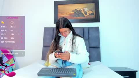 Snapshot of vahiolet_smith chatting on July 23, 2026, 12:25 pm Vahiolet smith online show from July 23, 2026, 12:25 pm