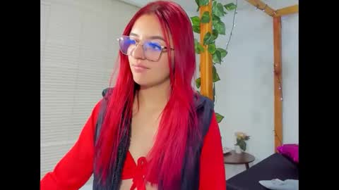 vaiiolett__ online show from November 26, 2025, 12:50 pm