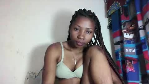 vailla02 online show from October 16, 2025, 8:10 pm