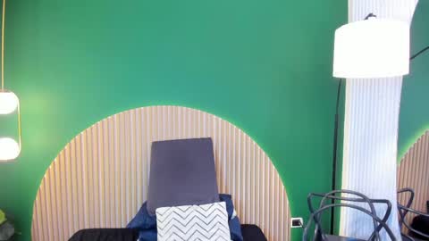 Vaiolet Harris online show from May 17, 2026, 11:39 am