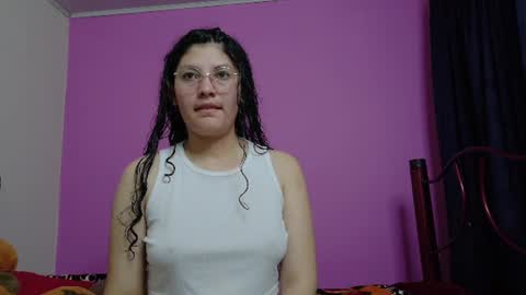 Snapshot of vainilla_cam chatting on June 24, 2026, 1:59 am Vainilla online show from June 24, 2026, 1:59 am