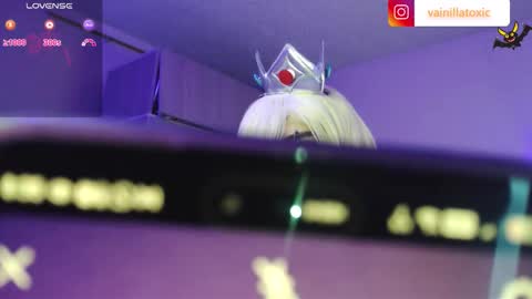 Vainilla Independent model online show from October 3, 2025, 1:35 am