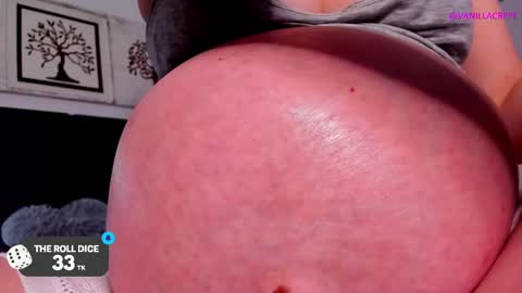 Snapshot of vainillacrepe chatting on March 1, 2025, 12:34 pm Im Mila my onlyfans is vainillacrepe online show from March 1, 2025, 12:34 pm