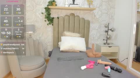 Vaiolet  online show from December 12, 2024, 10:52 pm