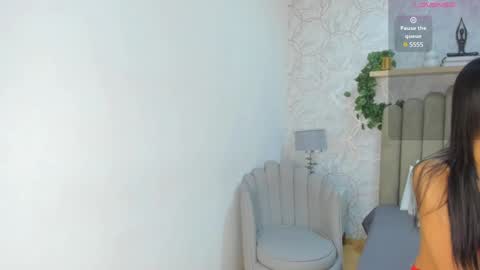 Vaiolet  online show from December 15, 2024, 7:53 pm