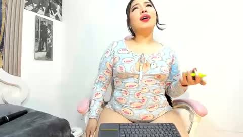 Snapshot of vaiolet_sexycurvy_ chatting on July 12, 2026, 9:55 am vaiolet_sexycurvy_ online show from July 12, 2026, 9:55 am