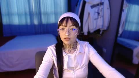 Snapshot of val_azuna chatting on November 7, 2025, 9:37 pm valentina online show from November 7, 2025, 9:37 pm