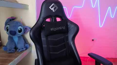 Snapshot of val_mendoza chatting on February 7, 2026, 6:06 am Val online show from February 7, 2026, 6:06 am