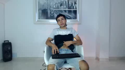 valen paul online show from November 11, 2025, 8:42 pm