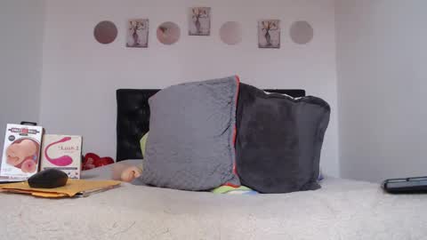 Snapshot of valen_foxxx chatting on May 11, 2026, 2:45 pm valen_foxxx online show from May 11, 2026, 2:45 pm