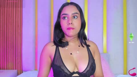 Snapshot of valen_petty chatting on April 24, 2026, 7:38 pm Valen online show from April 24, 2026, 7:38 pm