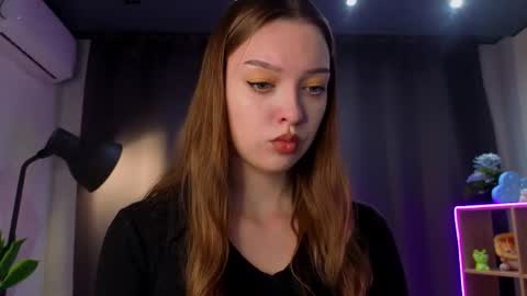 Snapshot of valeneschindele chatting on November 14, 2025, 4:33 am Lisa online show from November 14, 2025, 4:33 am