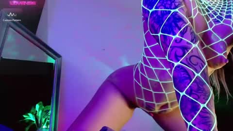 Valen online show from January 18, 2025, 3:27 pm