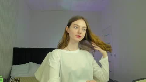 Snapshot of valenora1 chatting on May 4, 2026, 11:06 am Nora online show from May 4, 2026, 11:06 am