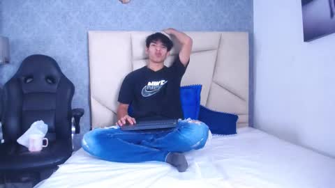 Snapshot of valenorlerot chatting on October 8, 2025, 12:25 pm Valenor online show from October 8, 2025, 12:25 pm