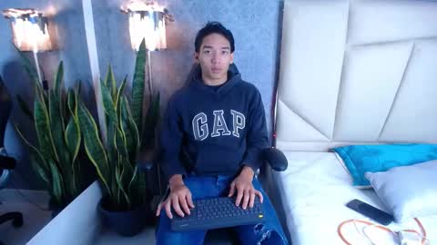 Snapshot of valenorlerot chatting on October 25, 2025, 5:04 am Valenor online show from October 25, 2025, 5:04 am