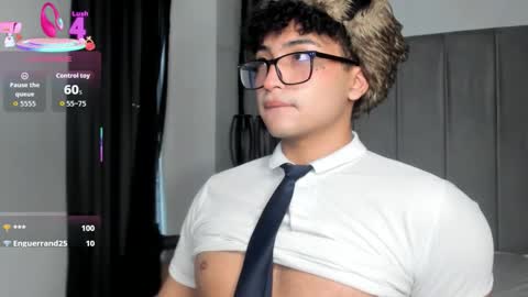 Valentin0 online show from October 28, 2025, 11:58 am