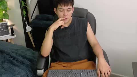 Snapshot of valentin_00 chatting on November 20, 2025, 4:01 am Valentin online show from November 20, 2025, 4:01 am