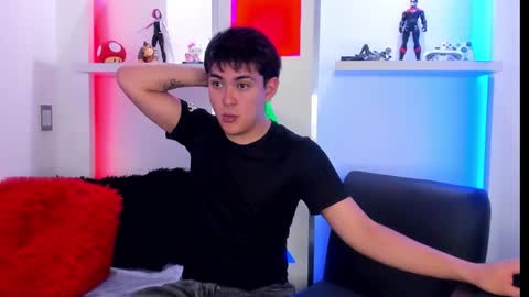 Snapshot of valentin_00 chatting on November 24, 2025, 8:19 pm Valentin online show from November 24, 2025, 8:19 pm