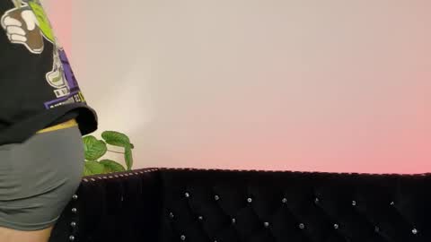 Snapshot of valentin_00 chatting on December 2, 2025, 4:18 am Valentin online show from December 2, 2025, 4:18 am