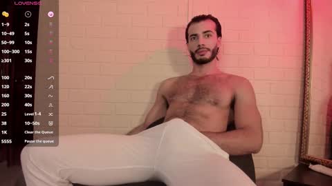 valentin_hoffman online show from March 4, 2025, 1:06 pm