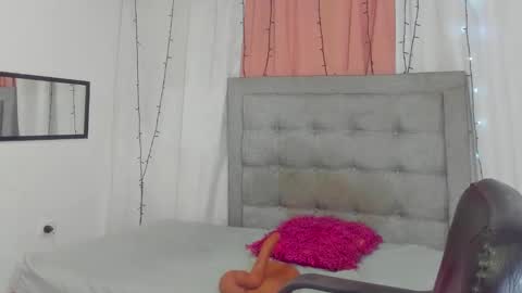 Snapshot of valentina_0_ chatting on January 14, 2025, 6:13 am Valentina online show from January 14, 2025, 6:13 am