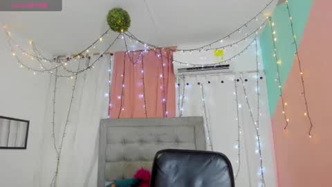 Snapshot of valentina_0_ chatting on January 20, 2025, 6:31 am Valentina online show from January 20, 2025, 6:31 am