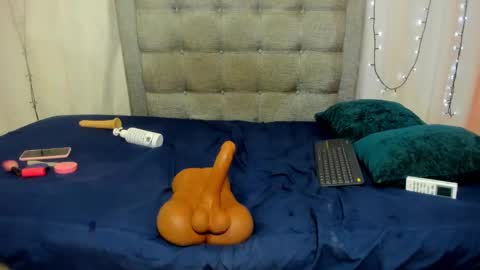 Snapshot of valentina_0_ chatting on February 11, 2025, 10:04 am Valentina online show from February 11, 2025, 10:04 am