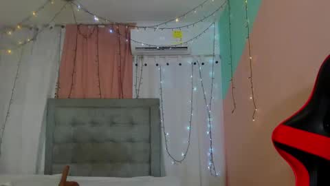 Snapshot of valentina_0_ chatting on March 2, 2025, 2:08 am Valentina online show from March 2, 2025, 2:08 am