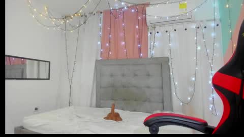 Snapshot of valentina_0_ chatting on March 10, 2025, 9:32 am Valentina online show from March 10, 2025, 9:32 am