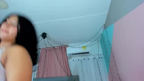 Snapshot of valentina_0_ chatting on November 6, 2025, 4:02 am Valentina online show from November 6, 2025, 4:02 am